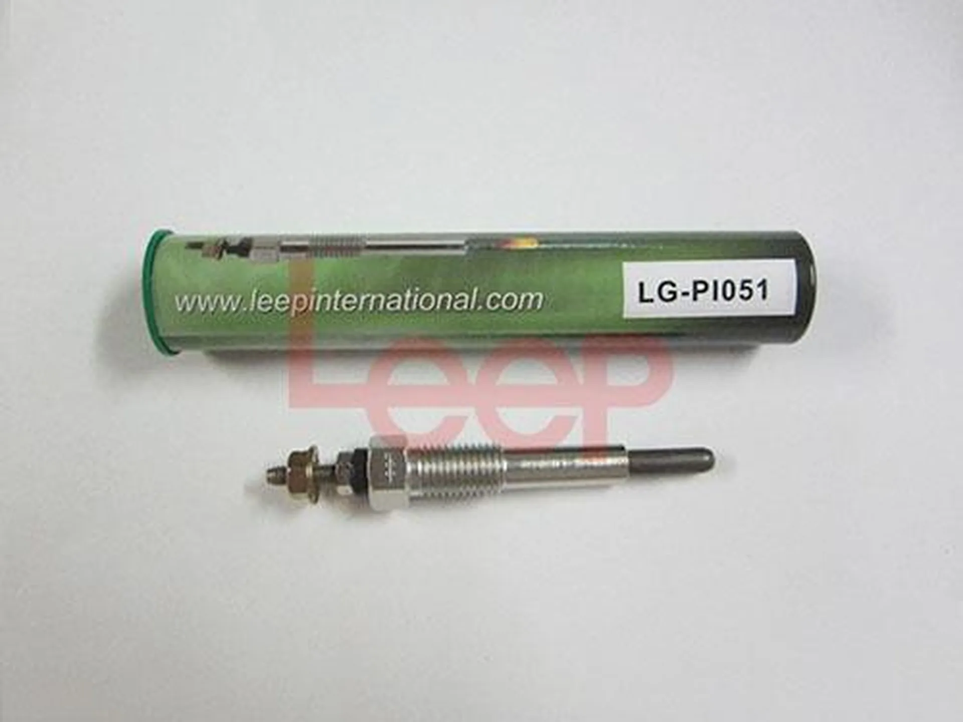 LG-PI051 BUGI XÔNG ISUZU GEMINI 1500 . I-MARK